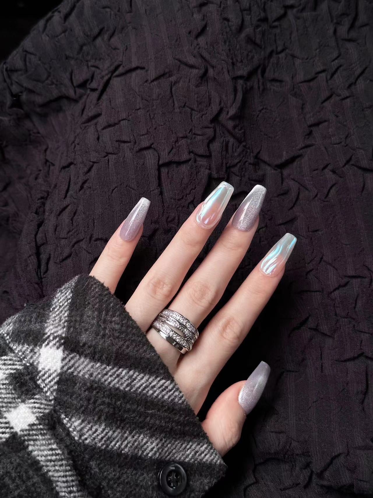 Grey Press-On Nails With Letters Design In Ombre Effect - RAINBOO BEAUTY